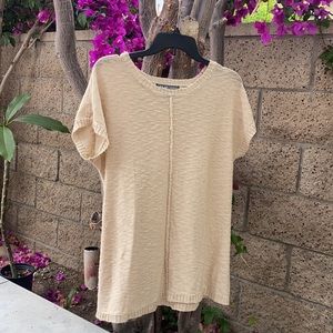 Short sleeve sweater